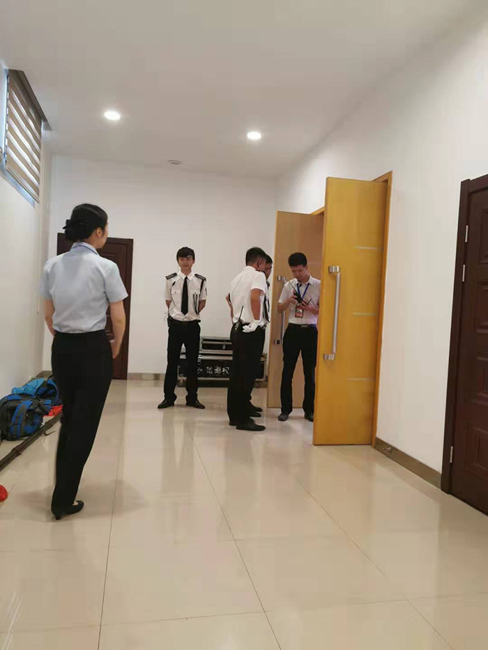DƬ2.jpg